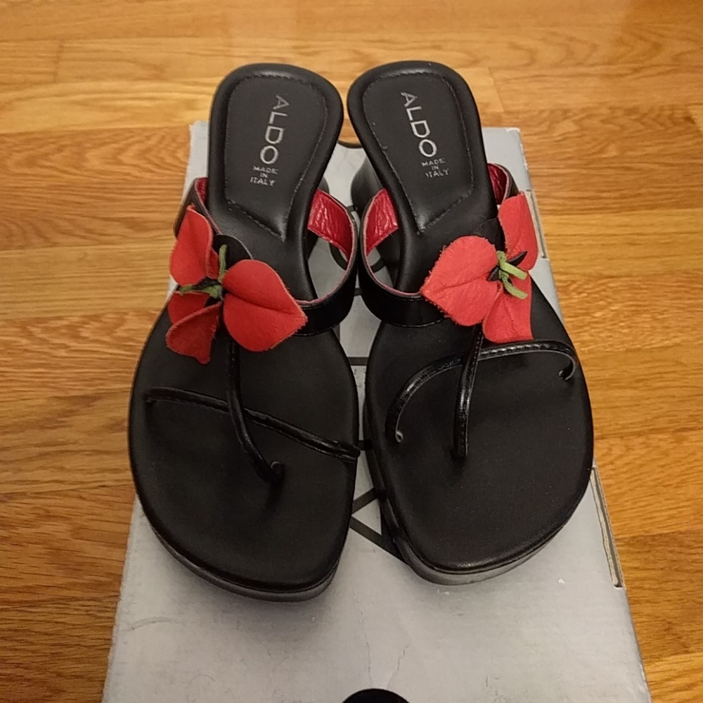 ALDO leather flower sandals ITALY rare sz 37